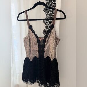 BKE Gimmicks Elegant Black lace and metallic sequin Women's Top